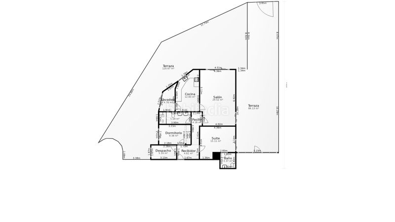 Foto dbc476a4-a560-42f7-9bd0-547234b3f034. Piso planta baja única con patio de 200m luz, amplitud y tu propia zona de aparcamiento junto a est en Terrassa