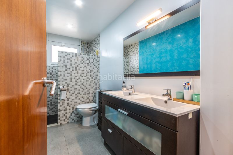Foto fbf1bdcb-370b-4f89-a3f3-935234b12aef. Piso planta baja única con patio de 200m luz, amplitud y tu propia zona de aparcamiento junto a est en Terrassa