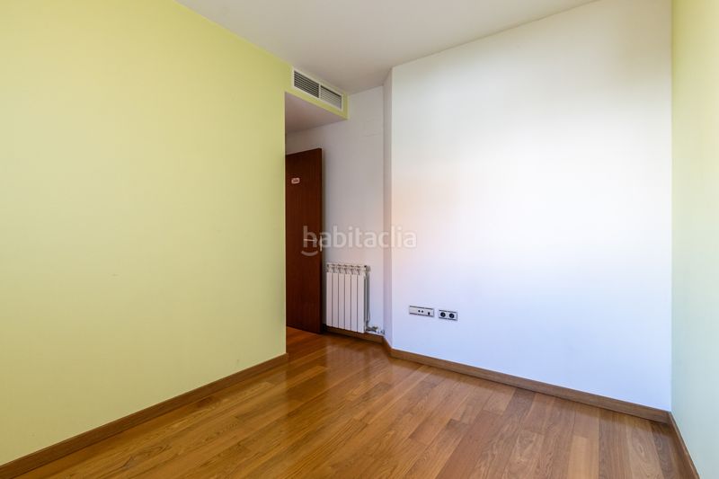 Foto 0a589f62-721b-44ea-ba65-660a3b68f6b3. Pis amb calefacció aparcament a Barri del Centre Terrassa