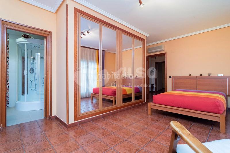 Foto 11024c54-3814-4873-af6f-e291adb5bb91. Chalet  independiente en venta en Los Villares Arganda del Rey
