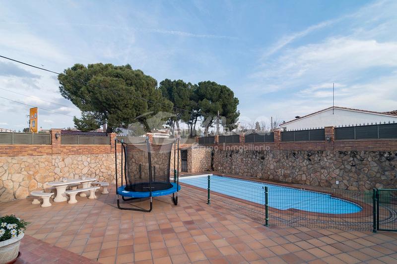 Foto 4d2d27cd-fe55-4b15-93f0-4e2ed28580f7. Chalet  independiente en venta en Los Villares Arganda del Rey