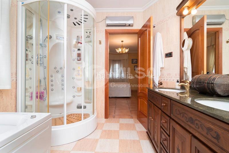 Foto 4f99eae1-2802-442f-ae30-9872709f67b6. Chalet  independiente en venta en Los Villares Arganda del Rey