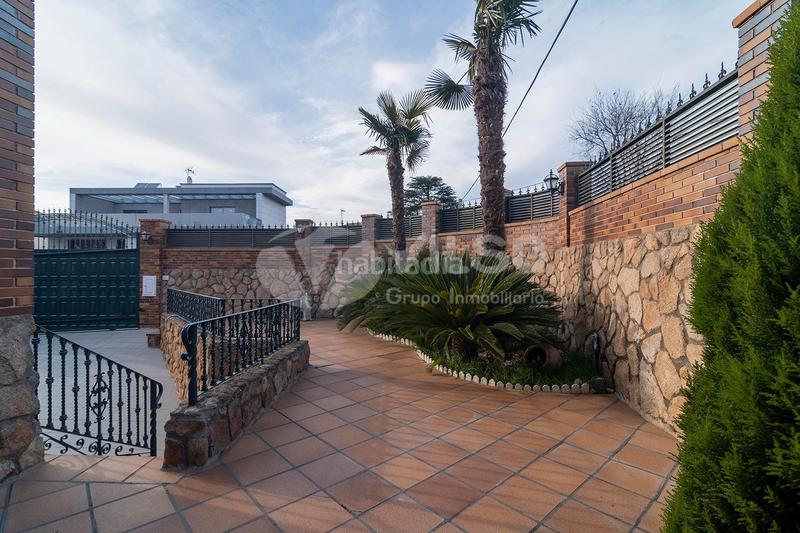 Foto a6844638-41c7-4cff-bef9-5939a877ea00. Chalet  independiente en venta en Los Villares Arganda del Rey