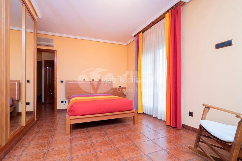 Foto f4a1b633-f6f4-4934-af49-b35d5834aba1. Chalet  independiente en venta en Los Villares Arganda del Rey