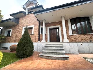 Casa en Campo Real. Chalet individual en venta en campo real