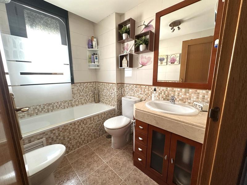 Foto 182b66ac-ff66-4f48-a19b-7c95b6417e81. Casa adossada amb calefacció aparcament piscina a Arganda del Rey