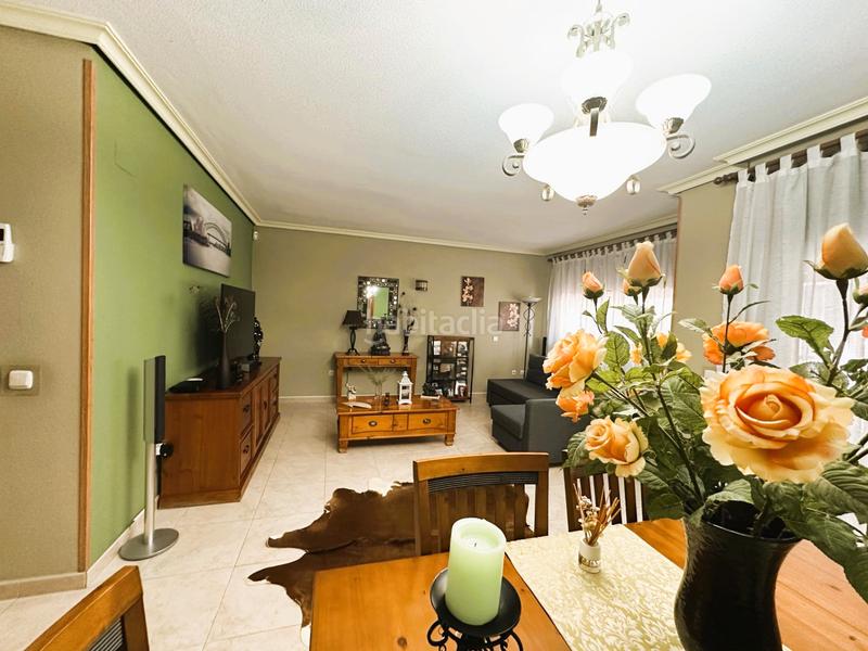 Foto 1879ec7a-b04c-441f-bf54-f4d590932ef3. Casa adossada amb calefacció aparcament piscina a Arganda del Rey