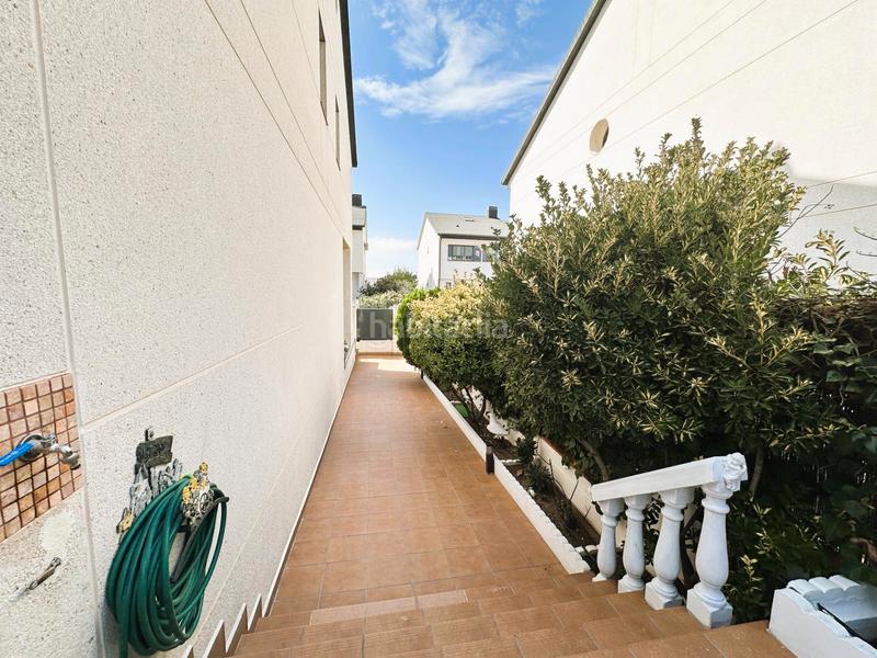 Foto d9cb1d55-5cbe-4044-9165-4cc52da121a3. Casa adossada amb calefacció aparcament piscina a Arganda del Rey