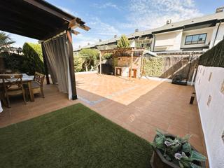 Casa a schiera in Perlita. Chalet en esquina en venta en arganda del rey - zona la perlita