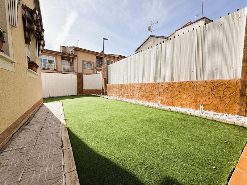 Foto 0f78a19b-3baf-4740-bf1c-1a43a621214f. Casa aparellada amb calefacció a Loeches