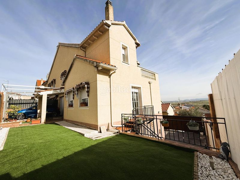 Foto 1f8fd96d-f120-4b8e-b074-292e404558f7. Casa aparellada amb calefacció a Loeches
