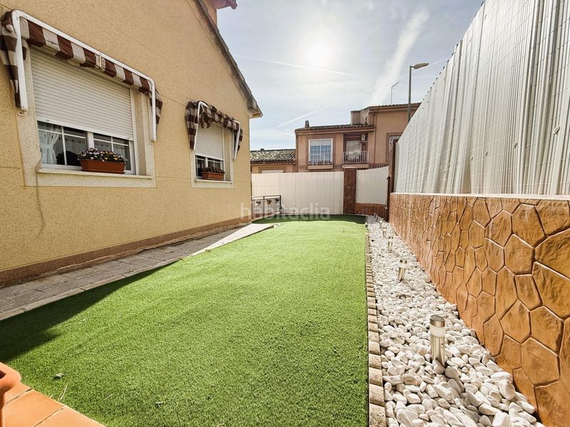 Foto b0d0dc50-24d4-459d-989f-ea71cedc3a5f. Casa aparellada amb calefacció a Loeches