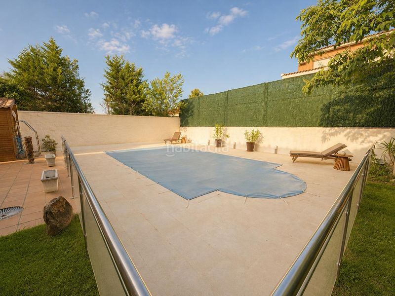 Foto 162bf152-fef0-4244-bb74-61fc3ba94894. Xalet amb calefacció aparcament piscina a Los Villares Arganda del Rey