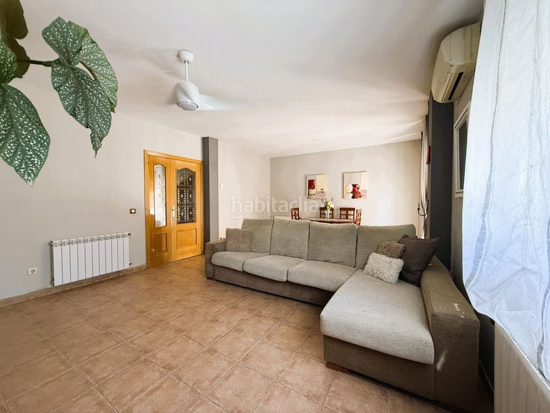Foto de2261cd-8698-4339-9b21-6c0424076180. Casa aparellada amb calefacció aparcament piscina a Arganda del Rey