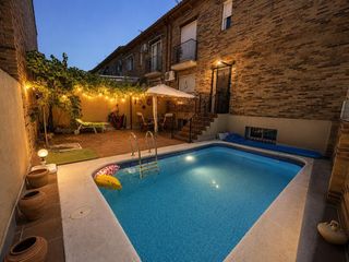 Reihenhaus in Los Villares. Chalet adosado en esquina en zona de villares con piscina privad