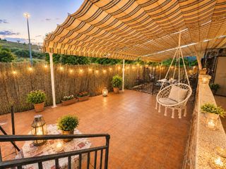 Appartement à El Mirador-El Grillero. Piso bajo con espectacular patio, garaje, trastero y piscina, en