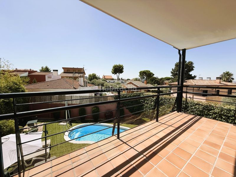 Foto 1a75b3e3-9566-4d7b-af56-bebb7c047a5c. Xalet amb calefacció aparcament piscina a Los Villares Arganda del Rey