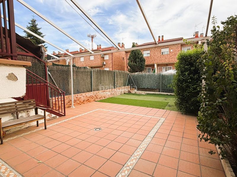 Foto 3efca5b0-4334-4ece-87d3-094d3a69e8b6. Casa adossada amb calefacció aparcament a Los Villares Arganda del Rey