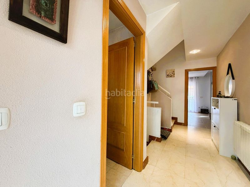 Foto 4f6e05f9-b864-42c1-a8cc-fb9bc7023e3a. Casa adossada amb calefacció aparcament a Los Villares Arganda del Rey