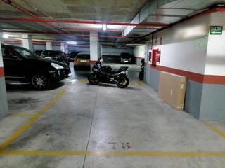Parking coche en El Toscar. Plaza de garaje doble!!