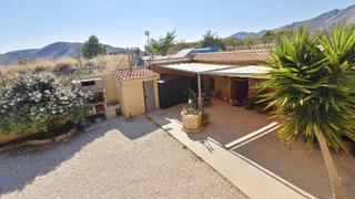 Casa en Hondn de las Nieves. Casa cueva  para entrar a vivir!!