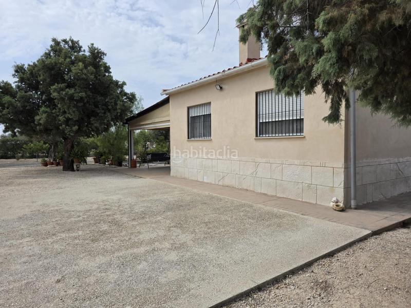 Foto be8338e7-e1a9-4071-b825-29623978c164. Chalet casa independiente con terreno en daimes elche proindiviso en Elche / Elx