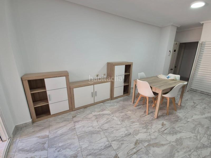 Foto f22cd6b2-6f72-4610-ac0a-ccf4016a8506. Rent flat with pool in Avenida Habaneras - Curva de Palangre Torrevieja