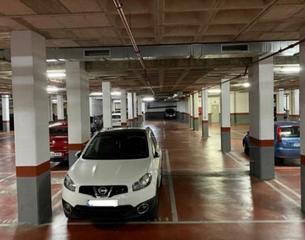 Aparcament cotxe a Centro. Amplia plaza de garaje cerca de candalix