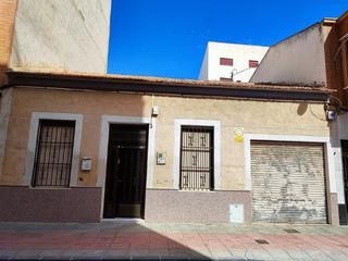 Maison à Pueblo. Se vende terreno para edificar con casa independiente