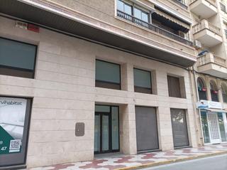 Business premise in Muelle 27. Local comercial en calle muelle de santa pola