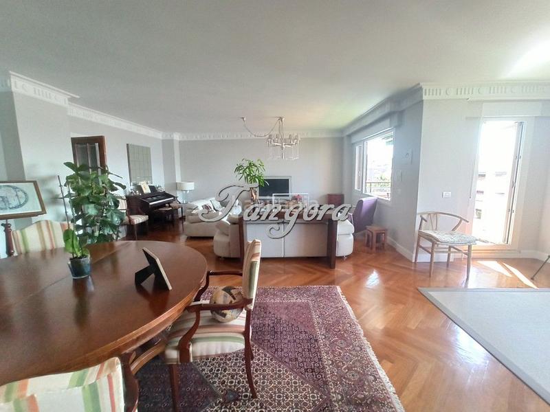 Foto 5a2a1871-cce2-41de-9c7d-d7de56a71f0f. Pis amb calefacció aparcament a Usategui Getxo