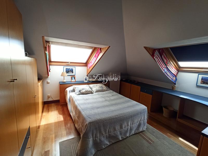 Foto 1910097f-5305-4f27-a075-9cfd993f7374. Xalet amb xemeneia aparcament a santa maría de Getxo Getxo