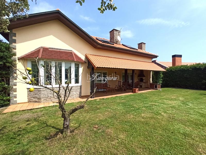 Foto 3cc2869a-4ff8-4b03-9fed-3f28d36970c4. Xalet amb xemeneia aparcament a santa maría de Getxo Getxo