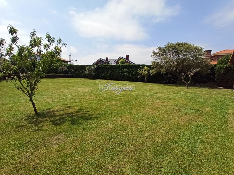 Foto 5505a3dc-ab60-4e73-82be-86899dd5b616. Xalet amb xemeneia aparcament a santa maría de Getxo Getxo