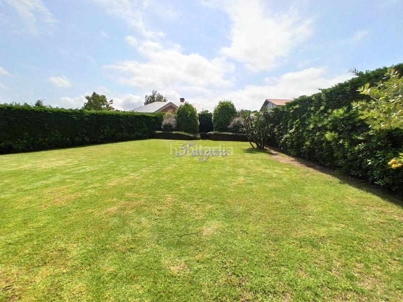 Foto 78a6441c-a07c-48de-85c4-0636eb232252. Xalet amb xemeneia aparcament a santa maría de Getxo Getxo