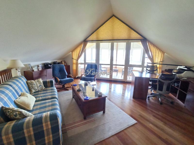 Foto 9e383bbe-117d-4c28-8cde-7f29e7a001c8. Xalet amb xemeneia aparcament a santa maría de Getxo Getxo