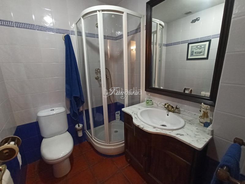 Foto a63f6391-45e7-4ba3-a474-6f97a14b1f5e. Xalet amb xemeneia aparcament a santa maría de Getxo Getxo