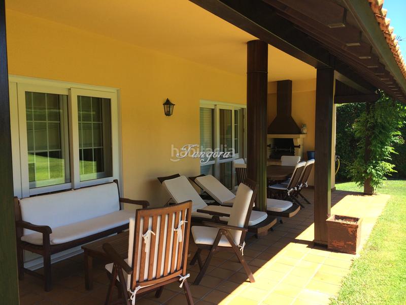 Foto c4355757-0bd6-4b5e-9b7d-9aaf2eb9485c. Xalet amb xemeneia aparcament a santa maría de Getxo Getxo