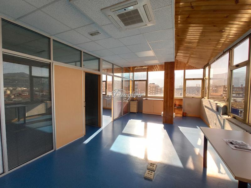 Foto 93b9ffe2-cf68-4916-8eab-7d115a0c5bb9. Ufficio con riscaldamento in San Pedro de Deusto - La Ribera Bilbao