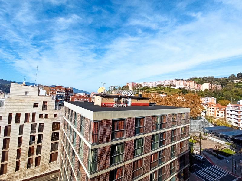 Foto a4291926-20cc-45b8-b027-45b218f9c108. Ufficio con riscaldamento in San Pedro de Deusto - La Ribera Bilbao