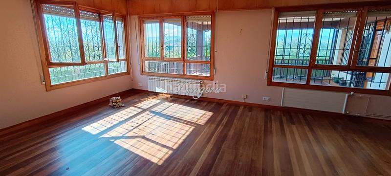 Foto 4c1683dd-f33c-4f50-9b81-b13e338f0964. Chalet mit kamin heizung parking in santa maría de Getxo Getxo