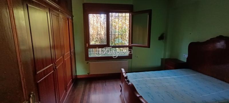 Foto 618a8205-5496-42b6-9ac2-a63da46346b4. Chalet mit kamin heizung parking in santa maría de Getxo Getxo