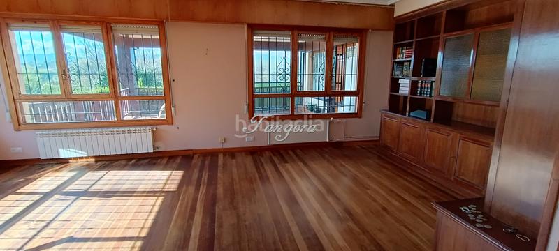 Foto 688cf733-69ec-48dd-95dc-44e4c4097437. Chalet mit kamin heizung parking in santa maría de Getxo Getxo