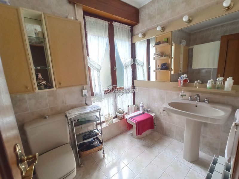 Foto 8495bd47-6ce3-41f3-ade1-553d4a0b561d. Dúplex a bostgarrena kalea 20 a santa maría de Getxo Getxo