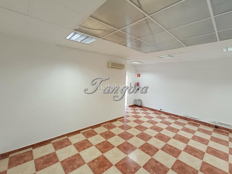 Foto 122ee680-3d93-4006-86f5-03cd6f9d9475. Bâtiment à usage industriel dans Derio