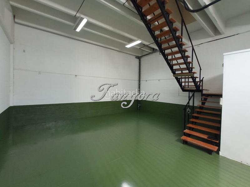 Foto 39e8f1eb-89ec-49b7-8905-368accef62f1. Bâtiment à usage industriel dans Derio