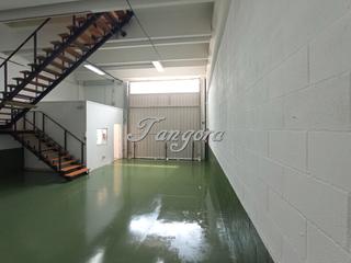 Fabrikhalle  Isumendi kalea. Se vende nave con oficinas en el polígono ugaldeguren (derio)