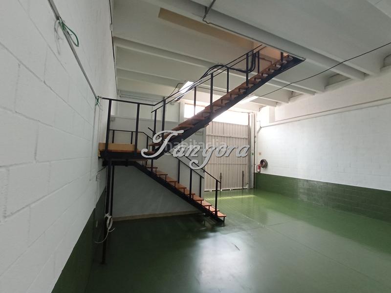 Foto c0383d85-f98e-4f42-b7da-c4a2ada506f5. Bâtiment à usage industriel dans Derio