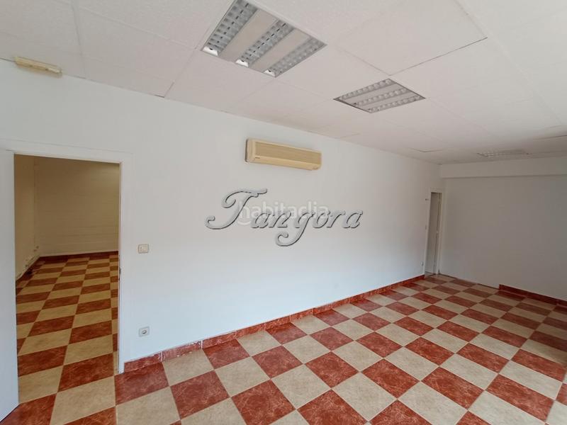 Foto c9908f19-e70e-4f13-853d-e9a6e6d7c90a. Bâtiment à usage industriel dans Derio