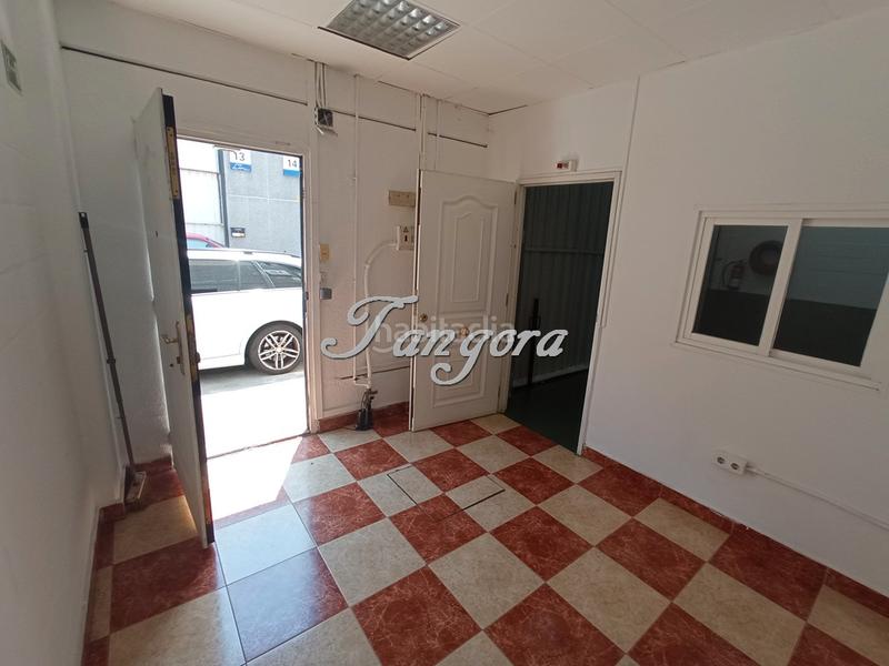 Foto f97ae336-315c-4112-b898-43ae84d519c6. Bâtiment à usage industriel dans Derio